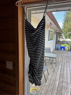 Women’s dresses, size large